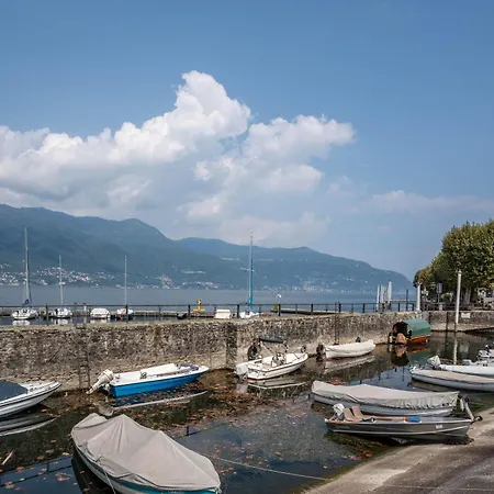 Blue Water Porto Valtravaglia