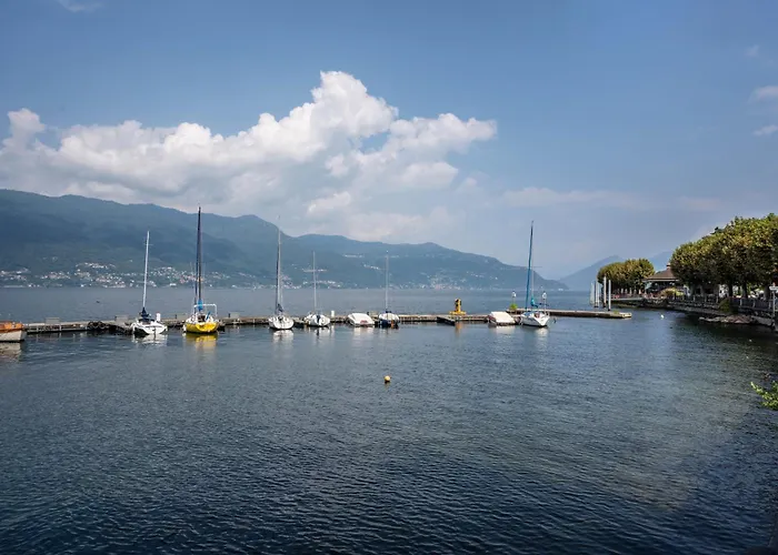 Blue Water Porto Valtravaglia